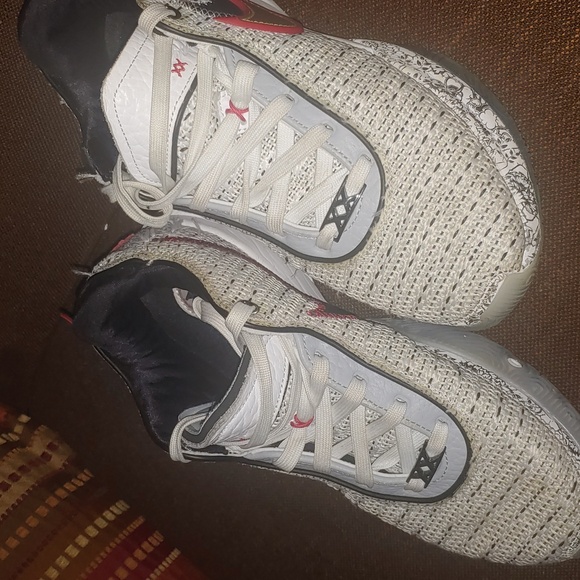 Nike Basketball shoes LeBron XX Size 8.5 Black/White - Picture 5 of 5